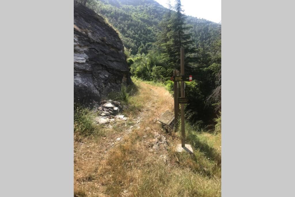 Alloggio U Sportegu Da E Monti A Giaia Badalucco Εξωτερικό φωτογραφία